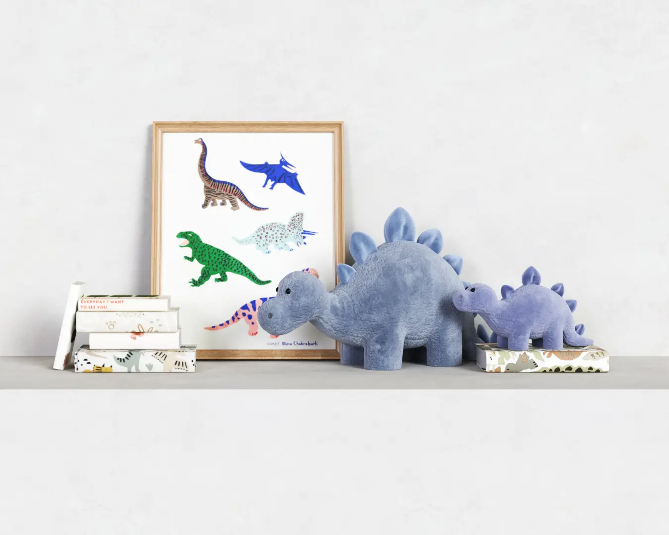 LIVROS E DINOSSAUROS DE PELÚCIA